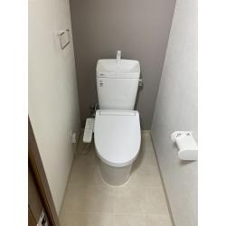 アクセントクロスで落ち着くトイレ空間