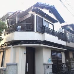 戸建ての全面改装を施工させて頂きました。
外装は屋根の葺き替え、外壁塗装・ベランダ防水。
内装は水回り設備の交換、間取り変更、扉・クロス・床をすべて交換させて頂きました。