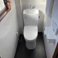 パネル施工で掃除がラクに トイレ交換工事