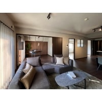 独立した和室からリビング続きの広々洋室へ