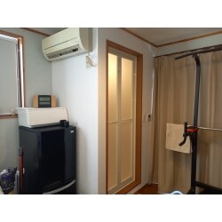 離れの自室にシャワーユニットを設置して、プライベートのシャワールームを作りました。
部屋でトレーニング後、すぐに汗を流すことが出来るようになり快適な空間に生まれ変わりました。
また水廻りから一番離れた場所で二階という環境のため、給湯専用給湯器を設置しました。
水圧不足もなく快適にご使用頂いております。