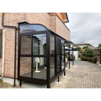 既設のテラスを移設して新しいサンルームを設置