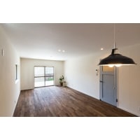 しっくいと無垢の木でフルリノベ