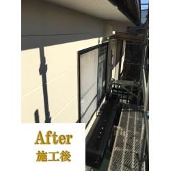 外壁や屋根は適切な時期に塗装することが重要になります！
必ず塗装をするべき時期がやってきますが、その時に放置してしまうと、雨漏りに繋がり
建物自体の強度が低下し、想定外の修繕工事になってしまう可能性があります！
劣化の症状(塗料の剥がれやチョーキング現象)が生じた際は注意してください！！！