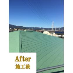 屋根塗装工事」の施工事例となります。
貫板交換後、棟板金を元に戻し塗装の施工を行いました。
屋根の色を変えたことにより見栄えが変わったとお客様に大変喜んでいただきました