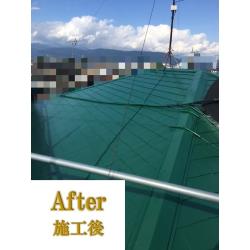 屋根塗装工事の施工事例です。
屋根のカラーをグリーンに変え、塗装しました！
色褪せが起こっていましたが、下地は劣化していなかったので
塗装工事をご提案させていただきました。