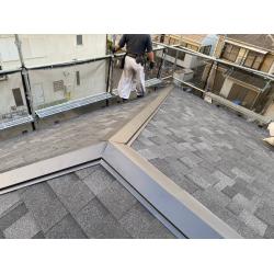 屋根重ね葺き工事の施工事例です！
屋根の劣化が著しかったので、カバー工法での施工を行いました。
長期的なことを考えれば、塗装工事よりもメンテナンス費用を抑えることができます！
新築時同様の屋根を取り戻したお客様に大変喜んでいただけました。