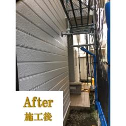 外壁塗装工事の施工事例です！
屋根塗装と同じタイミングでの施工になります。
屋根と外壁が綺麗になり、施主様から「新築のようだね！」とお言葉をいただきました。
お客様に喜んでいただく仕事ができ、嬉しい限りです。