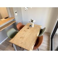 木の温もりとデザインが調和するマンションリノベーション