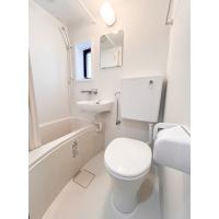 白で統一したLIXILの3点ユニットバスで明るく広々とした空間創出