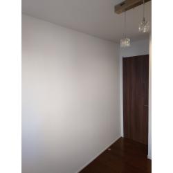 もともと一つのお部屋を、間仕切り壁を設置して2つのお部屋に分けました。
