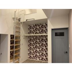 和室から子供部屋へと改修工事いたしました。工事中に天井裏の空間を発見し、お子様も大喜びのロフトスペースとなりました。