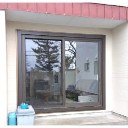 熱の出入りが多い窓を断熱性能が高いものに交換。住まいの省エネになります。