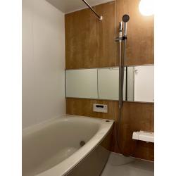 木目が映える温もりの浴室空間へ一新