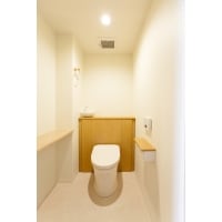 シンプルで清潔感のあるトイレ