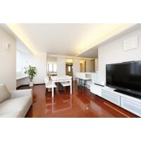 大容量壁面収納でスッキリ