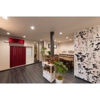 和モダンなアトリエを備えた居心地のよい二世帯住宅