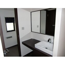ゆったりとしたトイレ空間リフォーム