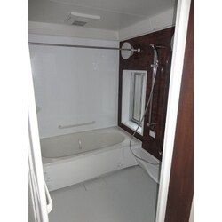 タイル張りの既存浴室をユニットバスへ