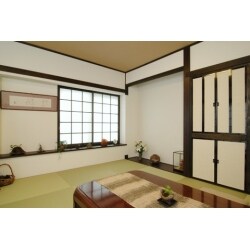 琉球畳を組み合わせたモダンな和室