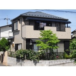 日本瓦の重い屋根でした。日本瓦の風情を残しつつ軽い屋根に！