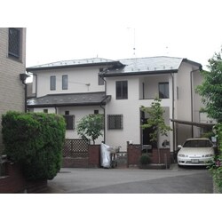 屋根の劣化が…ここは思い切ってカバー工法だ！（主人）