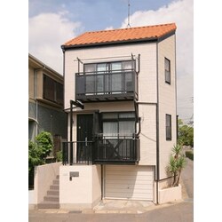 鮮やかなオレンジ色の屋根は奥様の大のお気に入り！