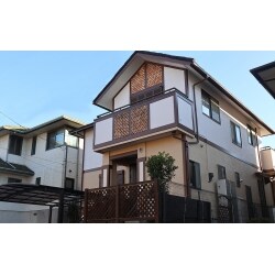 屋根・外壁・木部など色分けをし、コントラストを強調した素敵な仕上がりとなりました。