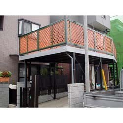 広々頑丈鉄骨デッキ
