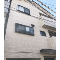 優れた耐候性に加え、風合いある金属サイディングで表情豊かに!