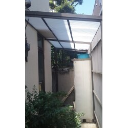 勝手口の波板を張替えました。