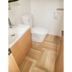 開放感のあるトイレと洗面所