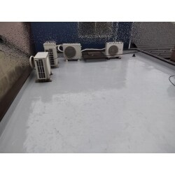 下地処理後にウレタン防水を施しました。