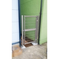 すっきりと防犯性を高める門扉