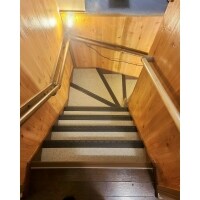 階段で滑りにくく、つまずかない!住む人にやさしい防滑シート