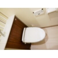 床のボコボコ部分を補強して安心なトイレ