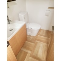 開放感のあるトイレと洗面所