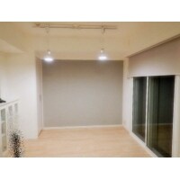 木の風合いを活かした暖かみのある内装