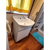 コンパクトで水まわり空間にスッキリ納まる洗面台