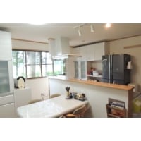 緑のみえるダイニングキッチン