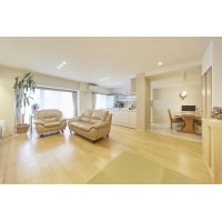 和室の壁を取り払いオープンに。和室が自然と馴染むリビング