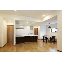 間取りを見直し、寛げる開放的なLDKに