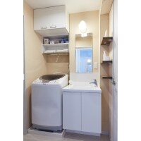 間取を見直しこだわりの内装材と設備の変更で使い易い水廻りに。