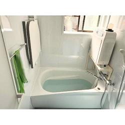 タイル張りの寒い浴室を一新。
高断熱浴槽を取り入れ、寒い冬も心身ともに健康を保ちます。
出入口の段差も無くし、安全快適です。