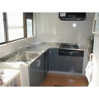 食器洗付きの機能的なＬ型キッチン