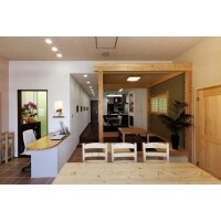 スケルトンの店舗をショールームに改装