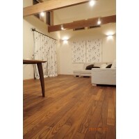 無垢床材と床暖房で、暖かな住まいに ♪あったかいんだからぁ♪