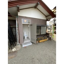 外部から出入りできるトイレを新設