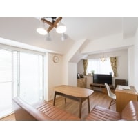 輸入木製建具でナチュラルな空間作り