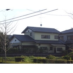 屋根を地震に有利な軽量屋根材にて葺き替えました。